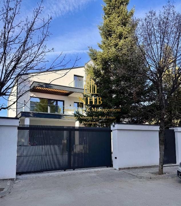 Vila de vanzare 8 camere , Zona Herestrau - Poză 1