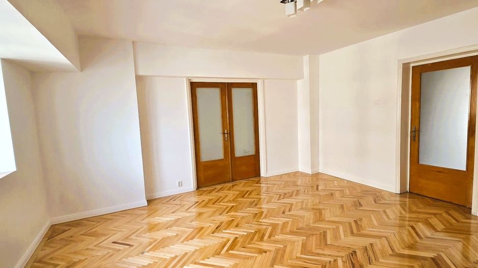 Piața Victoriei, 3 cam. decom, pet friendly, nemobilat, ideal firmă - Poză 1