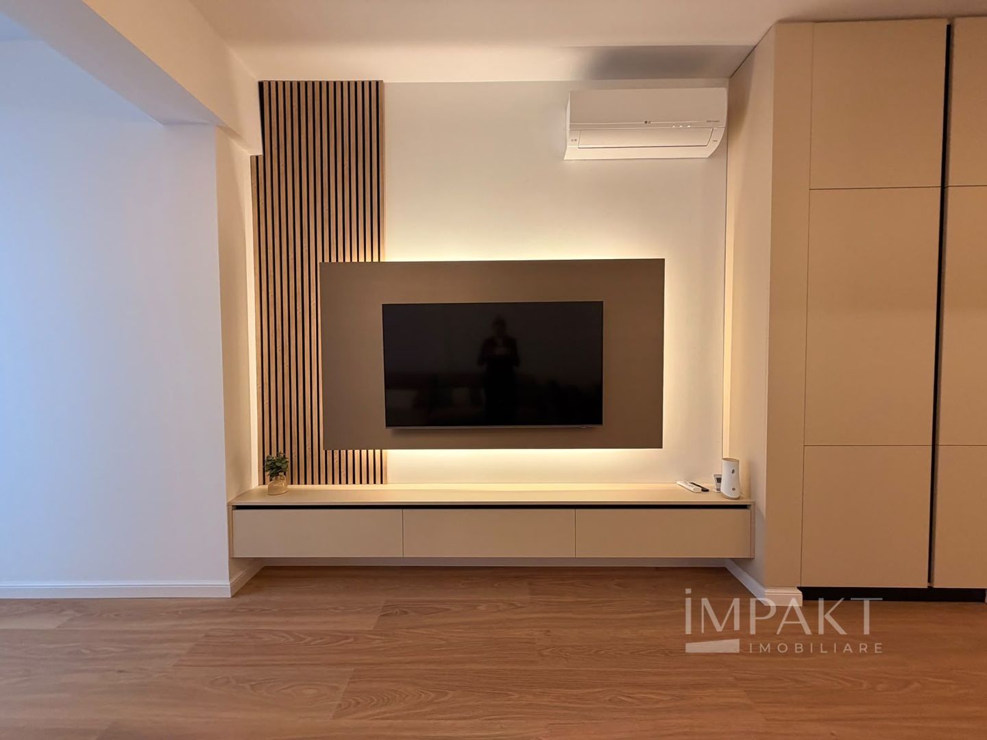 Apartament de inchiriat 2 camere zona Bmw - Poză 3