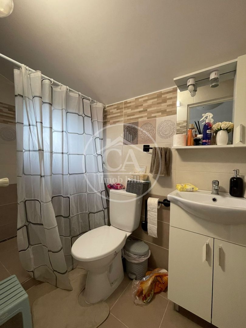 Casa de vanzare cu 3 camere tip duplex in zona Rogerius Oradea - Poză 9