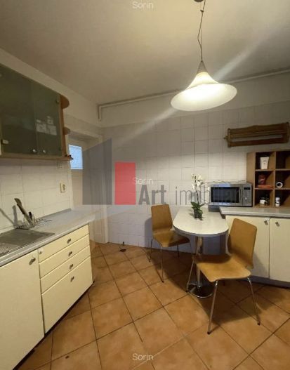 APARTAMENT DE 3 CAMERE - Poză 2