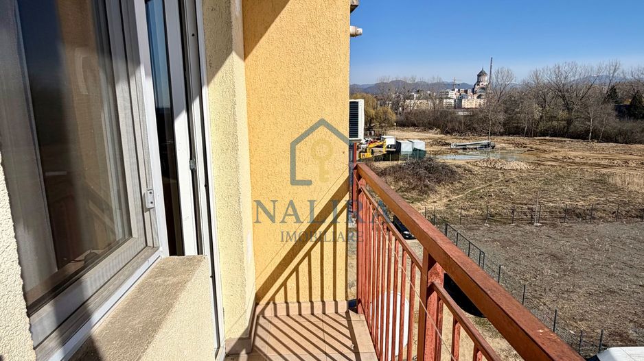 Apartament 3 camere de vânzare - Poză 4