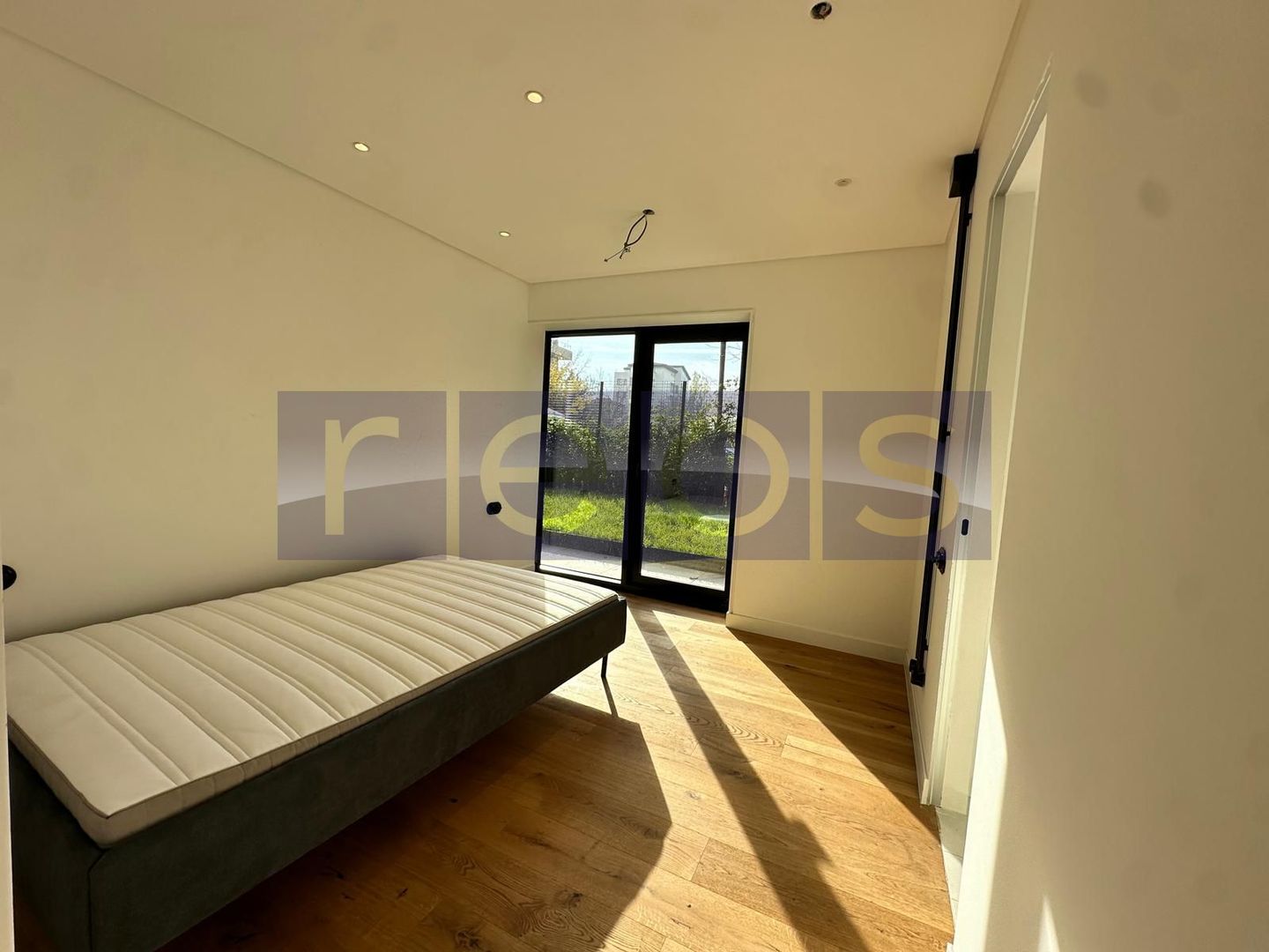 DE VANZARE DUPLEX 104MP | 3 CAMERE | DESIGN DEOSEBIT | FINISAJE LUX - Poză 34