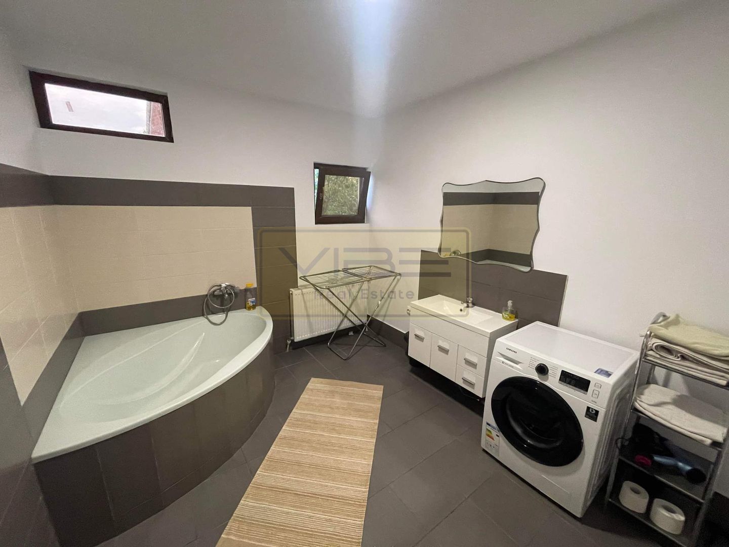 CASA 4 CAMERE- CURTE 1000MP - Ideal de locuit/ after school etc - Poză 3