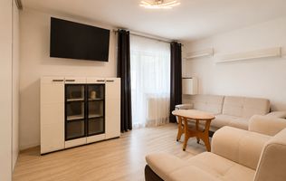 Apartament 3 camere, etajul 2, zona Intre Lacuri