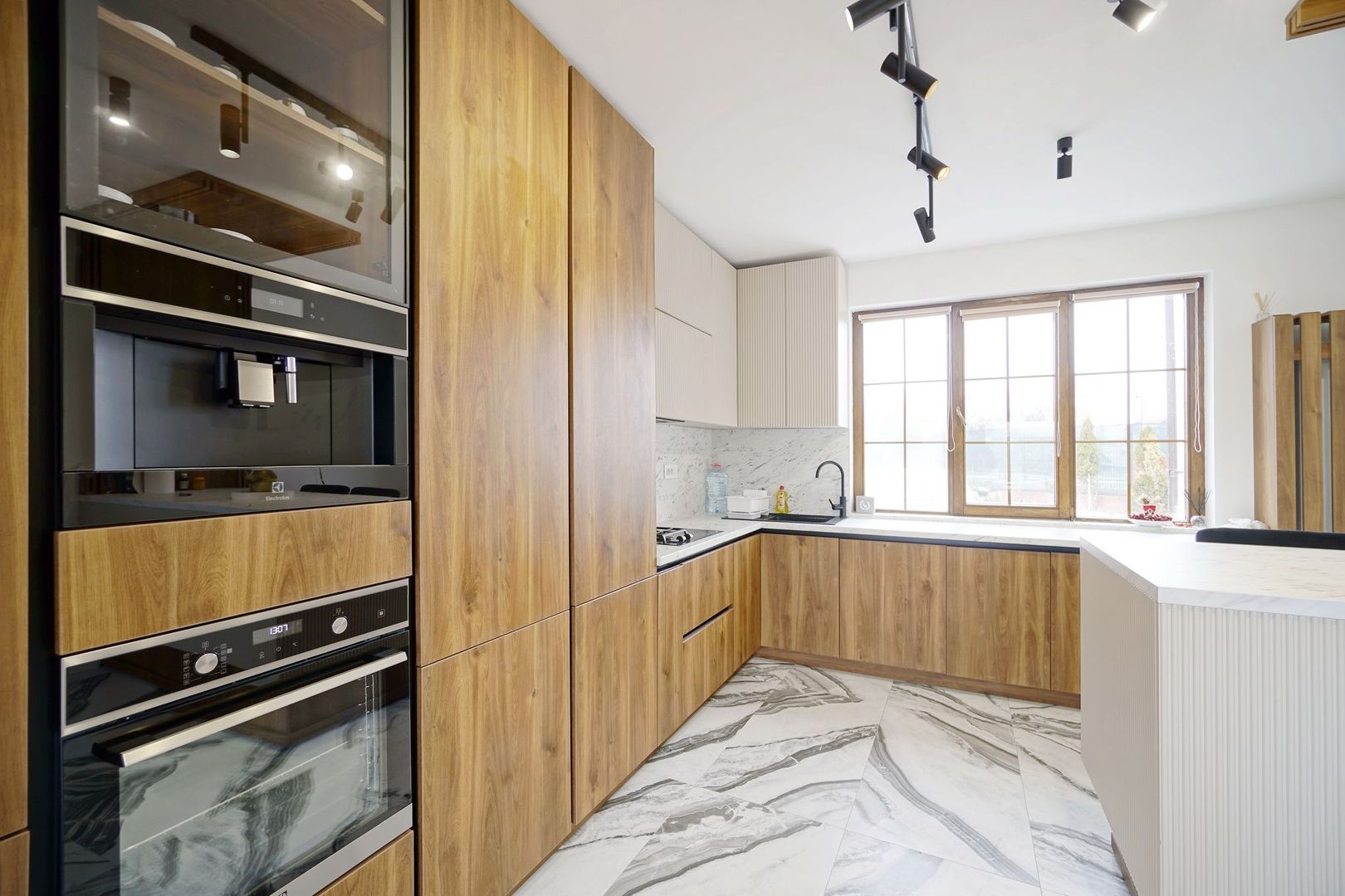 👉 Vilă spectaculoasă pe lac – Ghermănești | 573 mp | Terasă, ponton, - Poză 16