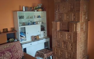 Casă de vânzare în satul Perieni, comuna Probota, cu grădină - Poză 5