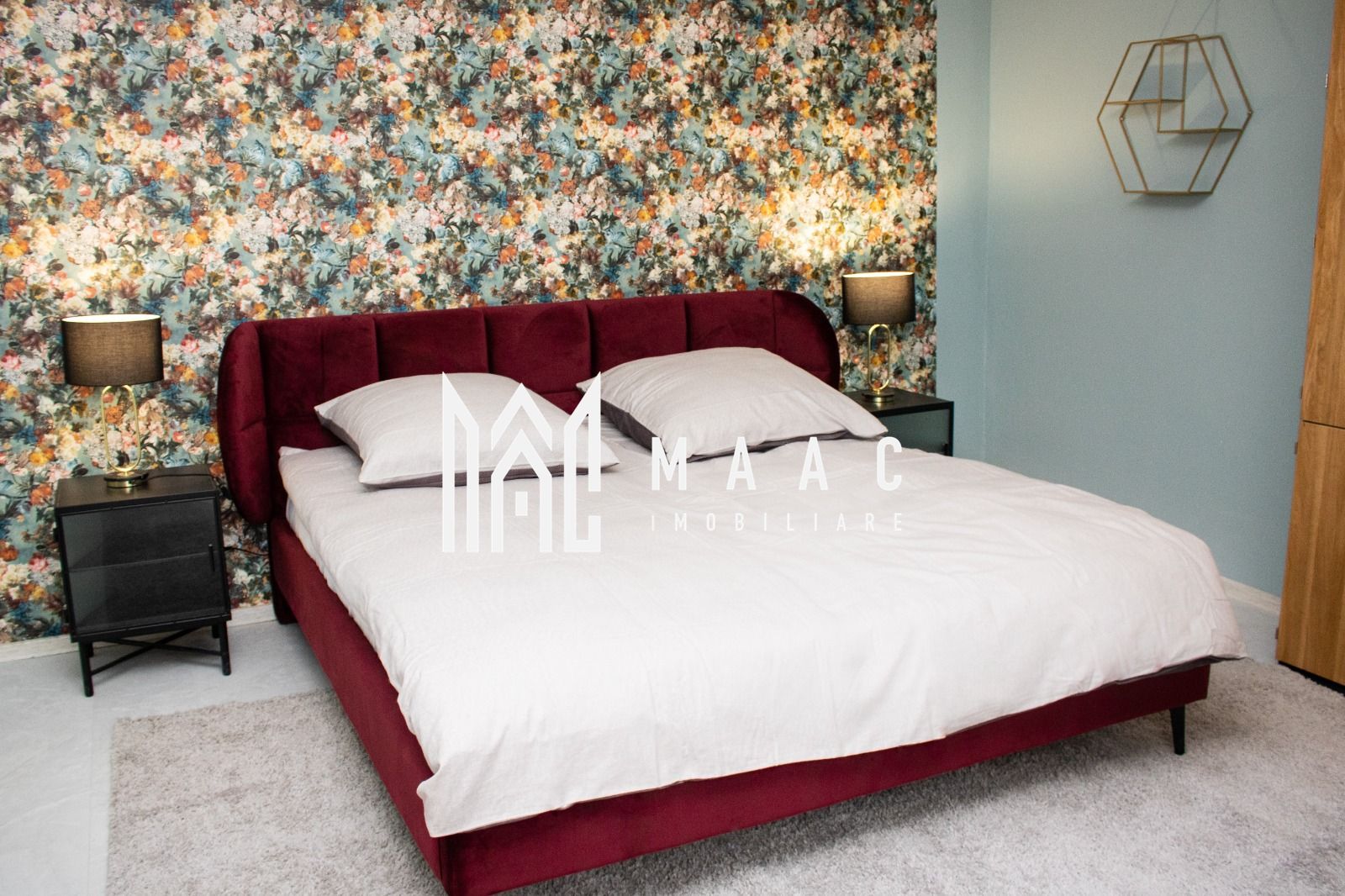 Apartament 3 camere | Etaj 1 | Renovat | Curte | Central - Poză 2