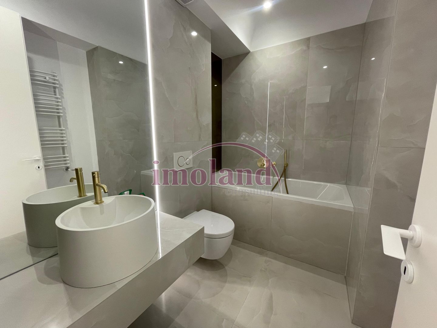 Vanzare apartament 2 camere - Cortina North / Pipera mobilat si utilat - Poză 22