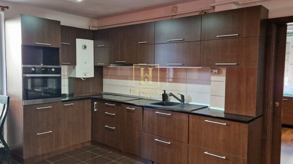 Apartament 3 camere mobilat+garaj Cartier Tei Piatra Neamt 120000 euro - Poză 2