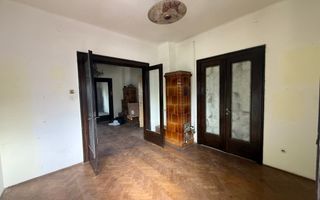 Proprietate rara pe o strada boema - Poză 12