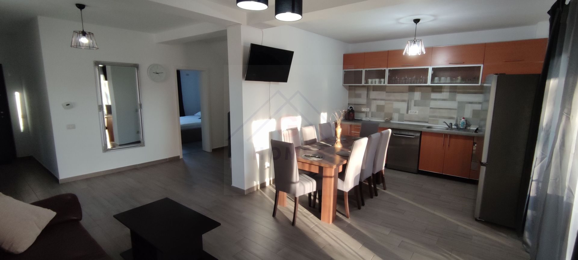 Calitate, discretie si bun gust. - Poză 2