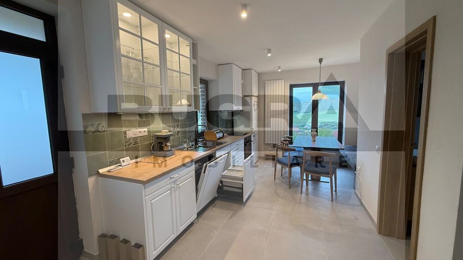 Casa individuala, teren 695 mp, renovata complet, Dezmir - Poză 4