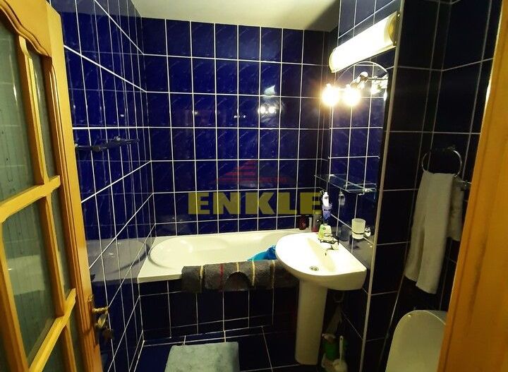 Apartament 3 camere, zona Bd.George Enescu , et.1, mobilat/utilat, pret negociabil ! - Poză 8