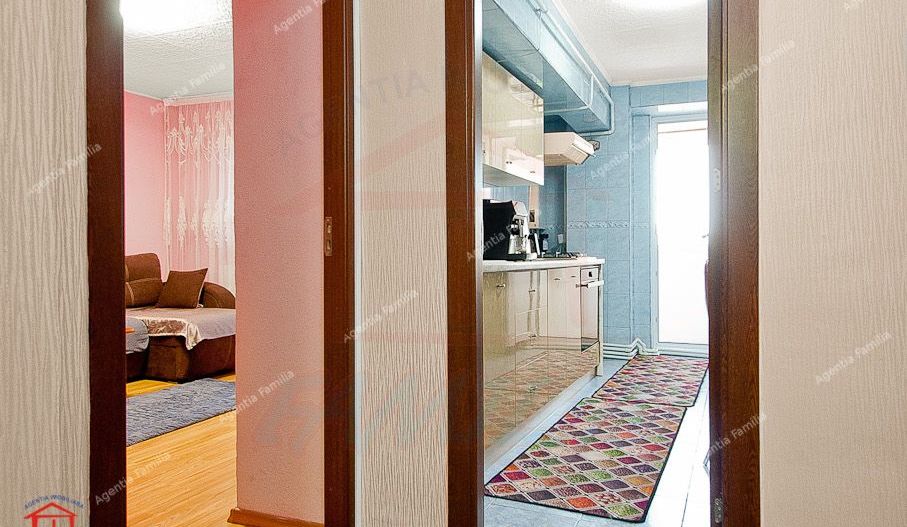 Apartament spatios, renovat, 4 camere, decomandat, etaj 4, Micro 39 - Poză 4