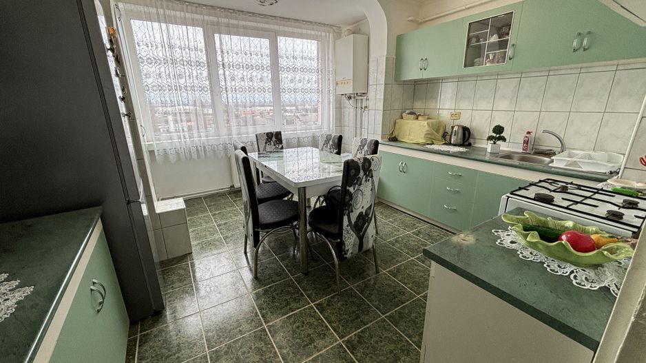 Apartament 3 camere decomandat 73 M² - Poză 3