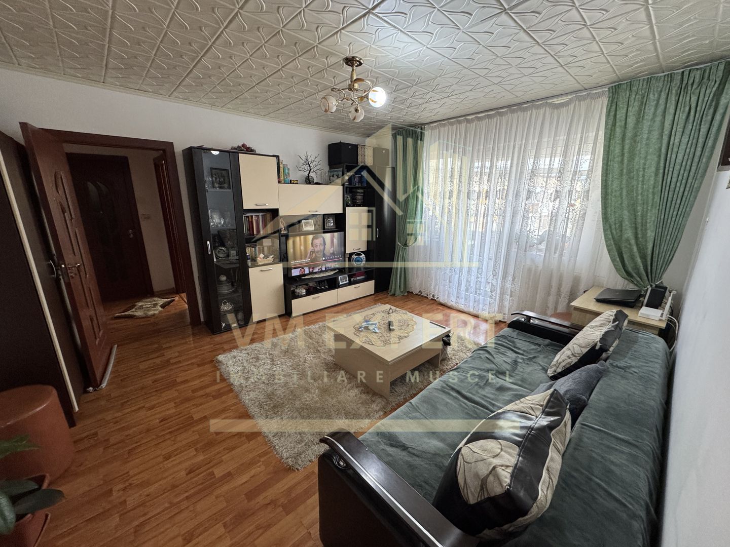 APARTAMENT 2 CAMERE ETAJ 4 CAMPULUNG, VISOI - Poză 1