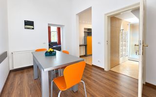 De vanzare/ Închiriat apartament istoric confort lux ultracentral Arad - Poză 3