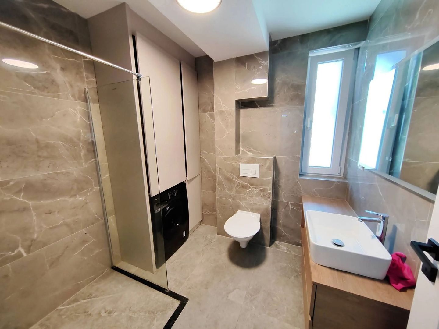 Apartament cu 3 camere de închiriat în Giroc - Poză 11