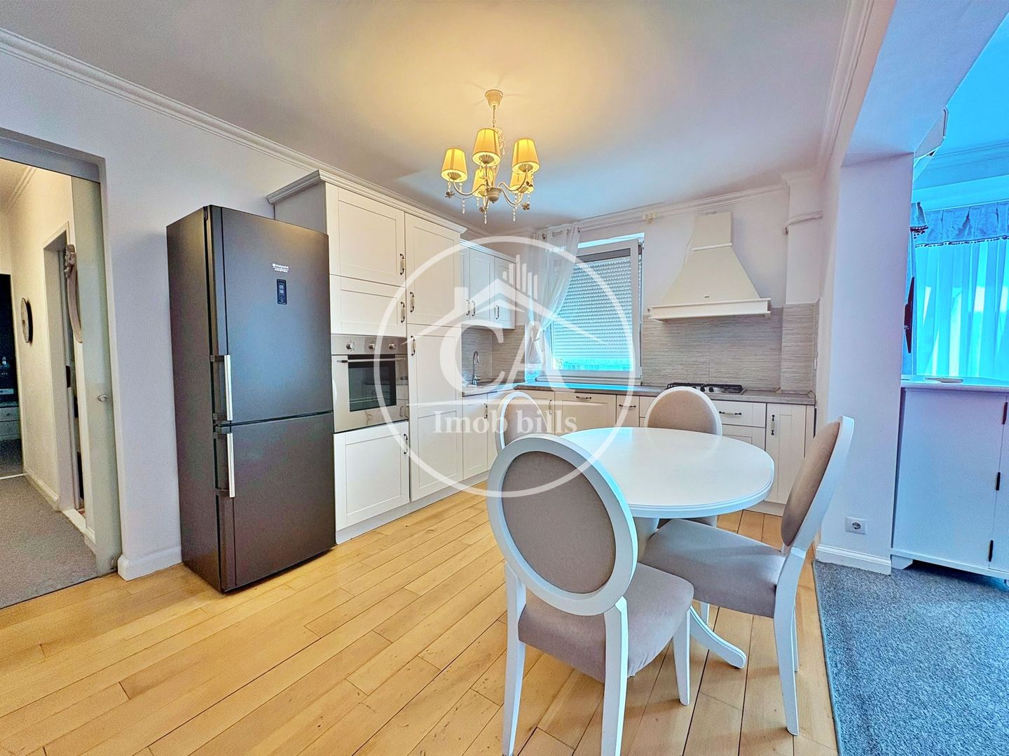 Apartament cu 3 camere situat în zona Decebal - Poză 10