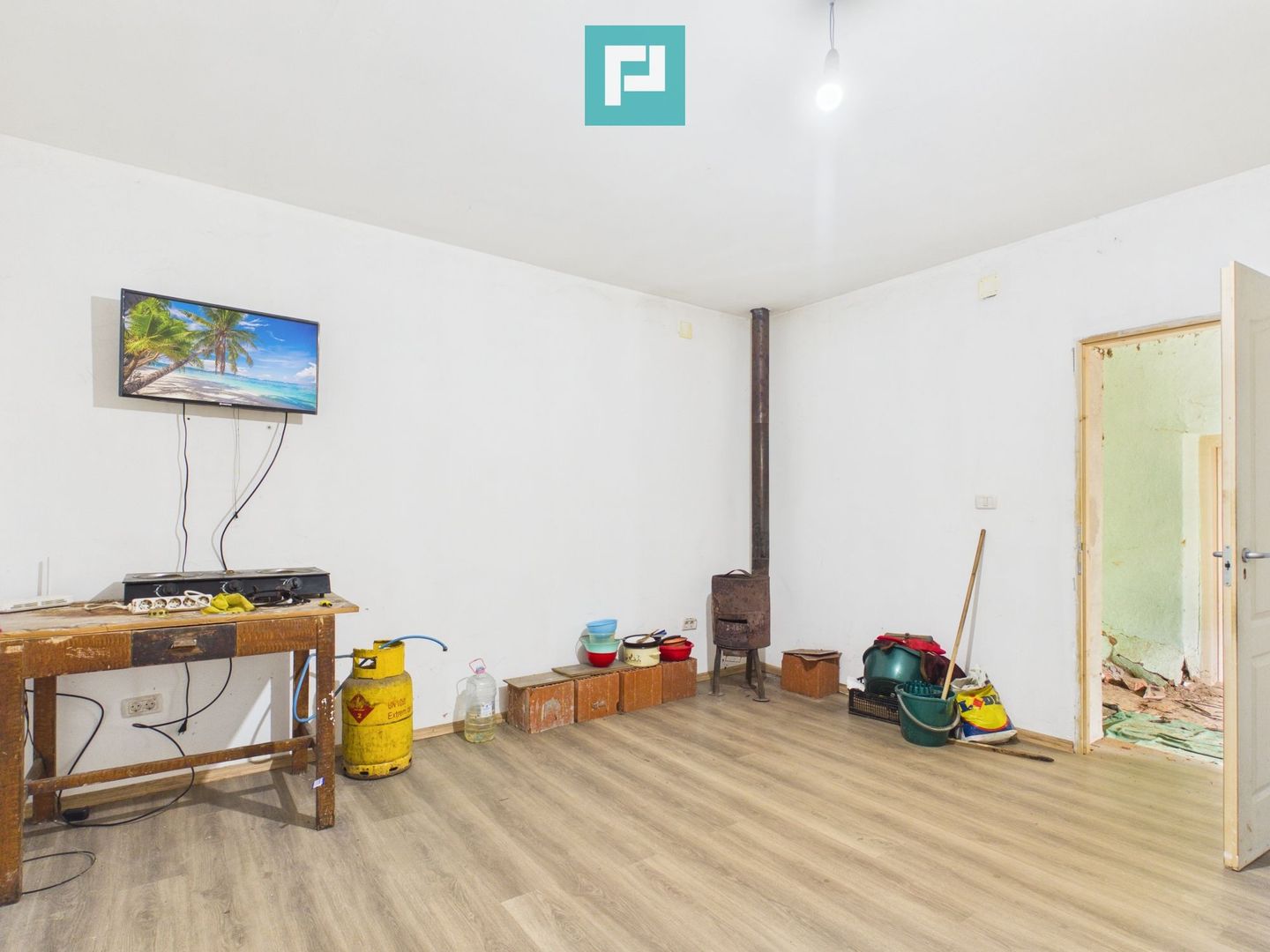CASĂ ÎN ZERIND PE PRINCIPALĂ CU TEREN DE 1440 MP - Poză 2