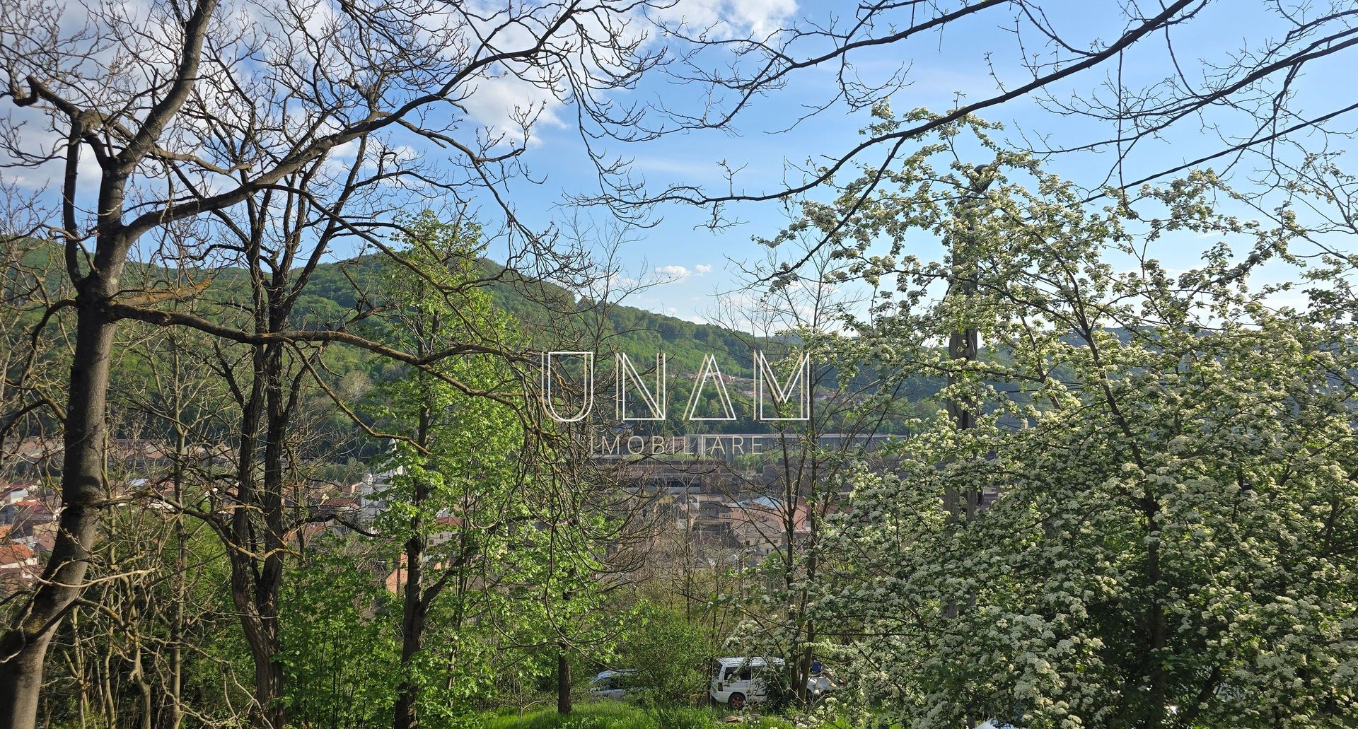 🏡 Casă accesibilă cu priveliște frumoasă în Reșița! - Poză 2