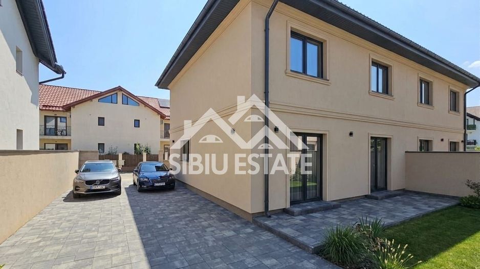 Casa Sibiu, Selimbar 4 camere, 2 bai NOU - Poză 1