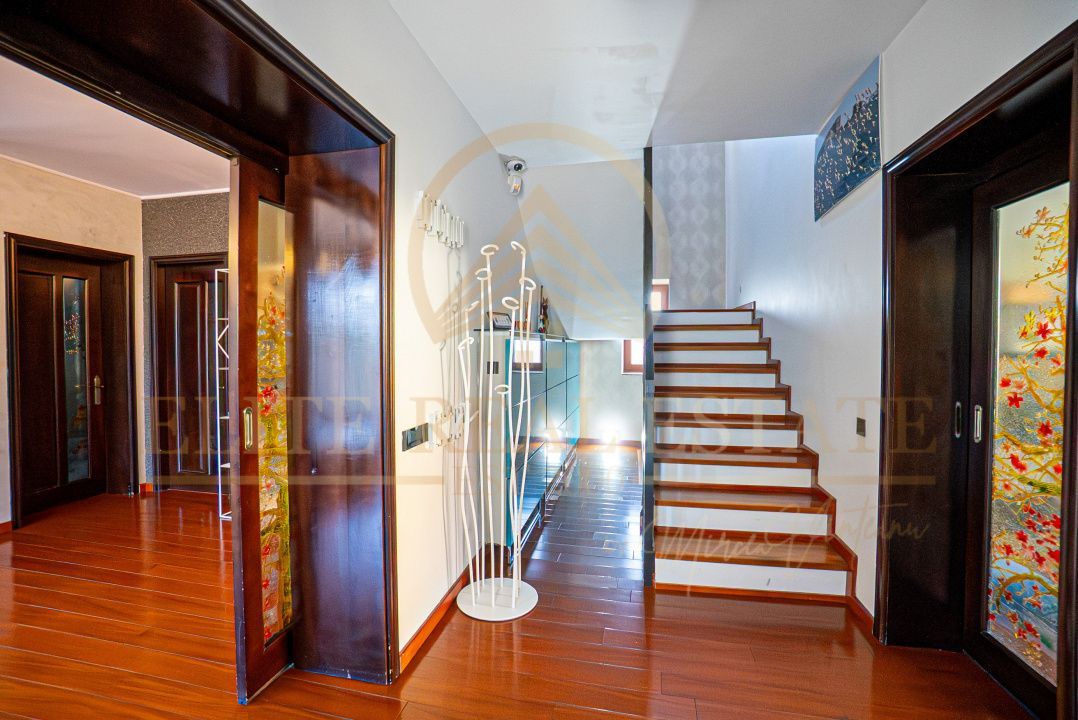 Mamaia Sat - Vila moderna, dotari premium, curte mare, vedere la lac! - Poză 12