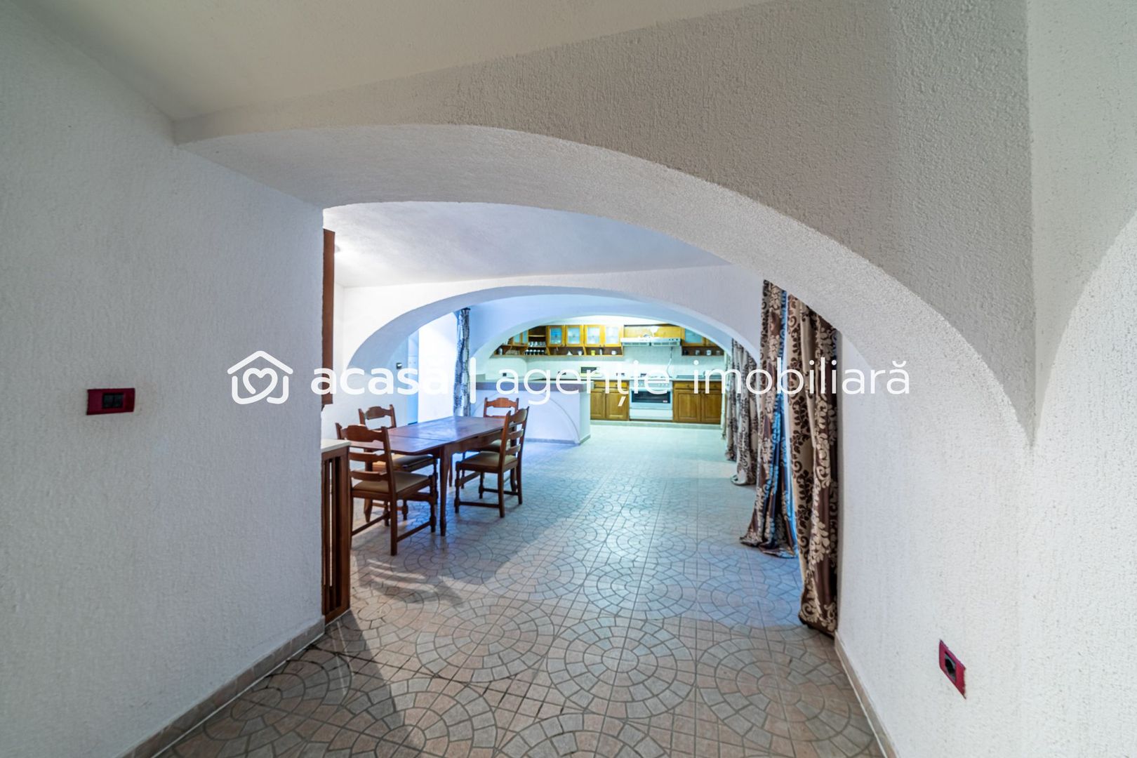 Apartament spațios cu 4 camere situat Ultracentral - Poză 13