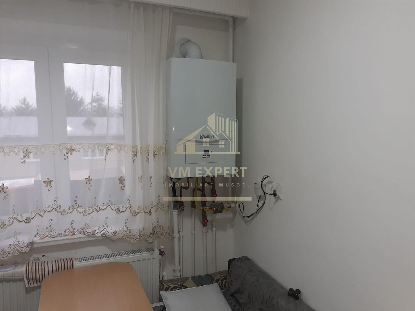 APARTAMENT 2 CAMERE,CF. 1, SEMIDECOMANDAT, ET. 4, CAMPULUNG-ROTUNDA - Poză 3