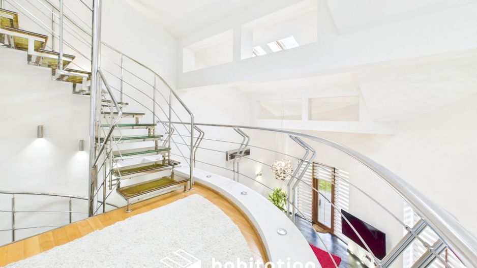 Descoperă eleganța unei case moderne– vizitează prin tur virtual - Poză 26