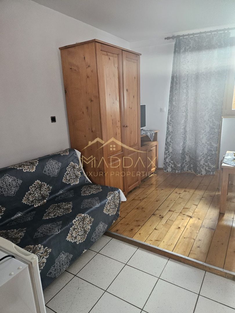 Pensiune 10 camere cu restaurant // Moieciu de Jos - Poză 35