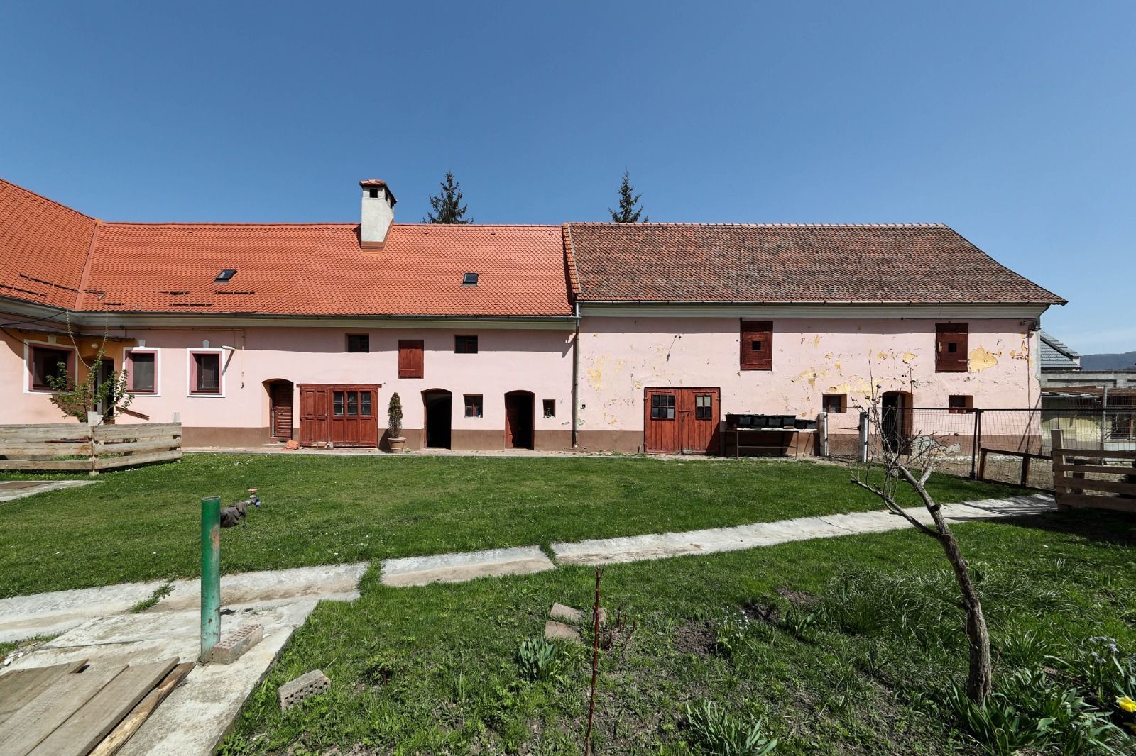 Casă Săsească Autentică cu Șură Impresionantă în Cristian – Teren 2729mp - Poză 15