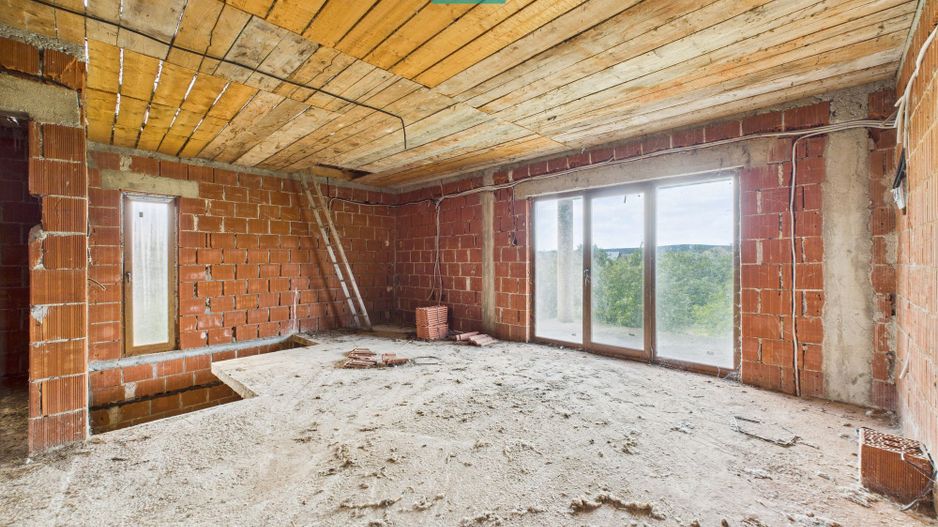 Casă la roșu, P+1, în localitatea Beliu, Arad - Poză 7