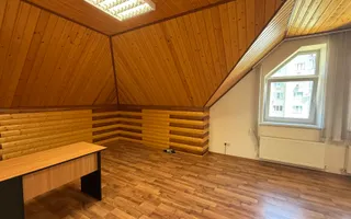 Se oferă spre închiriere casă în centrul Chișinăului pentru birouri și consulate. - Poză 17