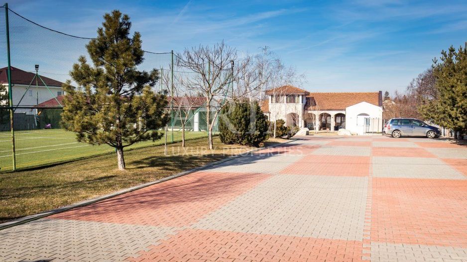 SNAGOV VILA | 36m DESCHIDERE LA LAC | PONTON 250mp | JACUZZI | SPA | BOWLING - Poză 11