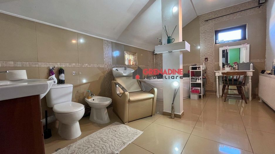 Casa deosebita 4 Camere P+M - zona Sanpetru - Comision 0% - Poză 7