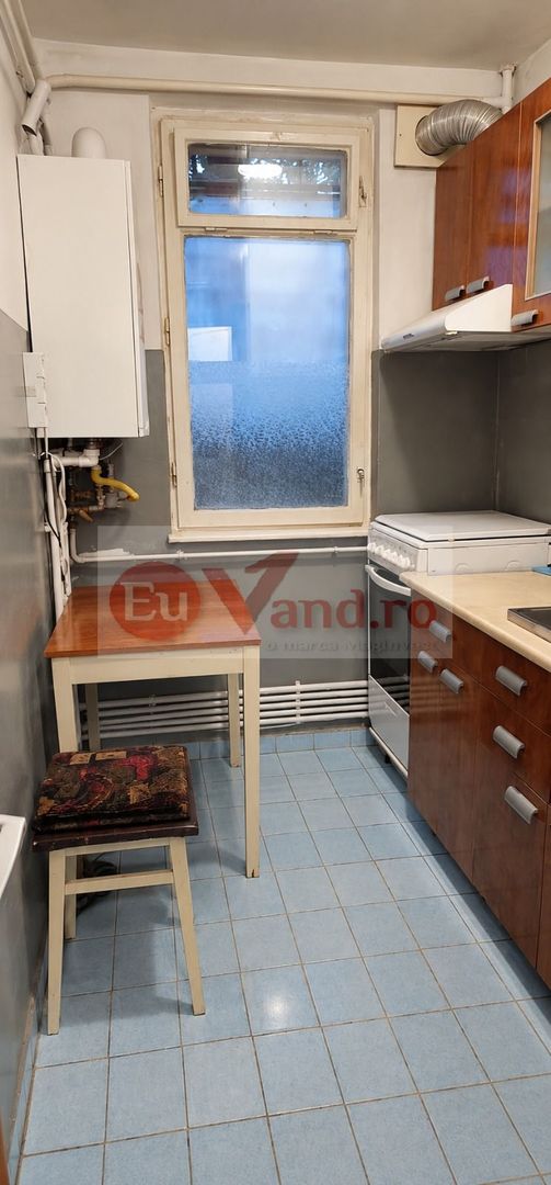 De vanzare apartament cu 2 camere, decomandat – Micro 19, parter, 46.500 E - Poză 2