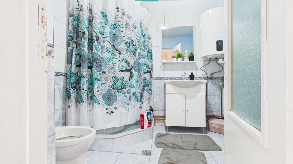 Casă  cu 6 camere in Urseni - Poză 7