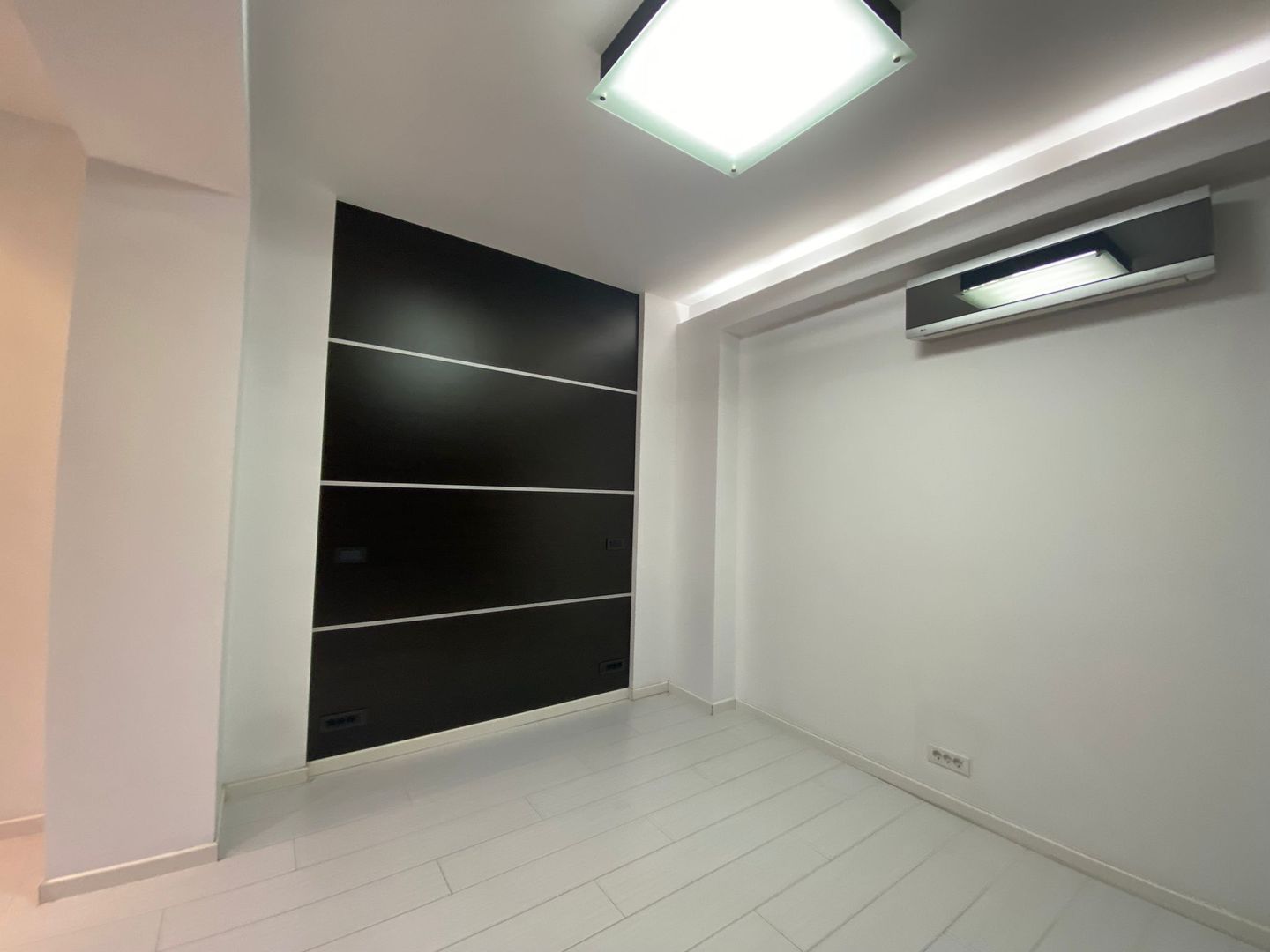 APARTAMENT PENTRU INVESTITORI I PIATA DOROBANTI - Poză 6