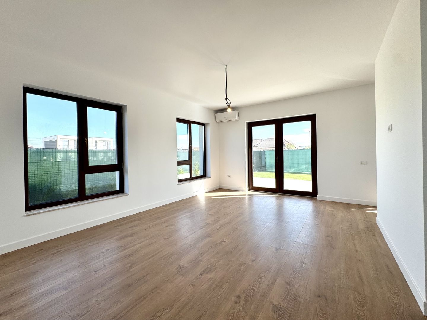 Duplex spațios în Dumbrăvița – separat prin cameră tehnică, zona IKEA - Poză 3