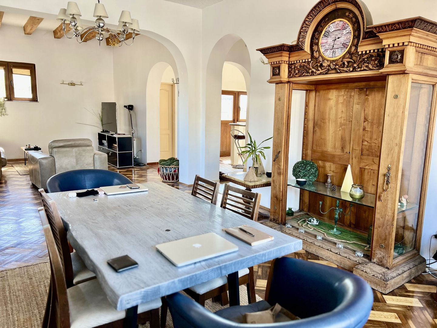 Penthouse de Poveste cu Design Arhaic-Modern și Terasă Panoramică - Poză 25