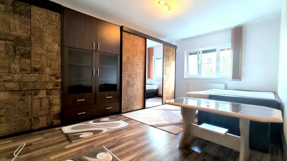 Apartament spatios 2 camere cu centrala, zona  Confectii - Poză 1
