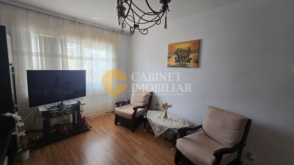 De vânzare apartament 3 camere – Tg Cucu - Poză 2