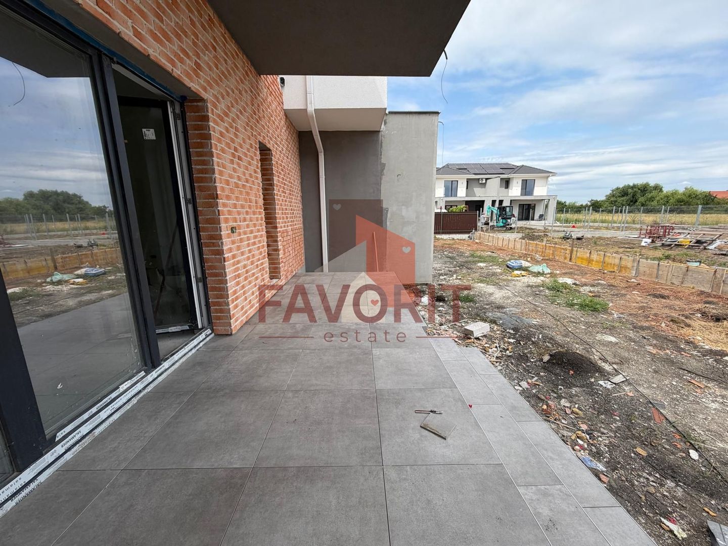 Triplex in Sacalaz |  Finisaje premium | 3 camere | Asfalt | 2 terase - Poză 13