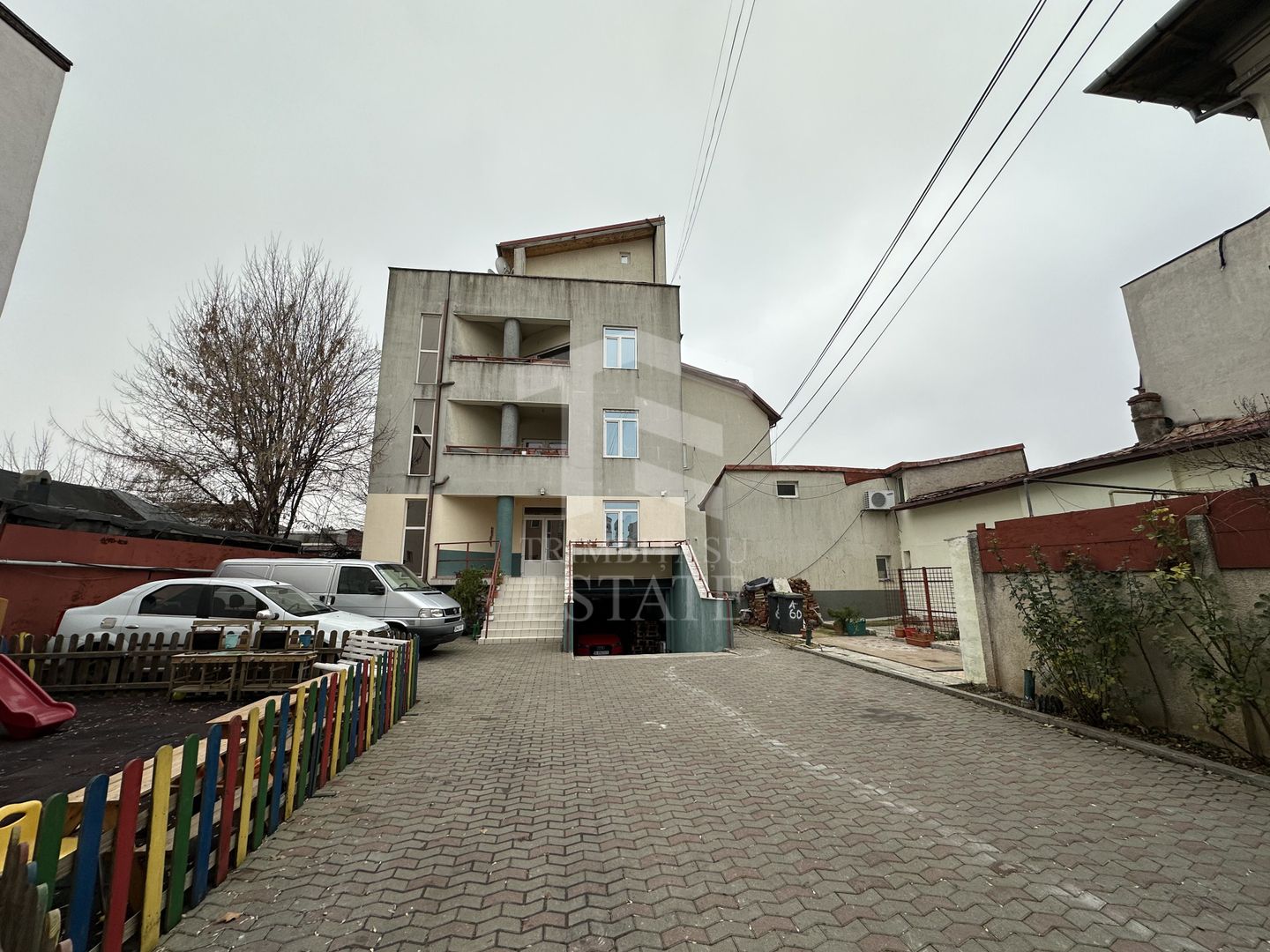 VATRA LUMINOASA -Agricultori | Cladire 1900mp din 2001 | Teren 1030mp - Poză 1