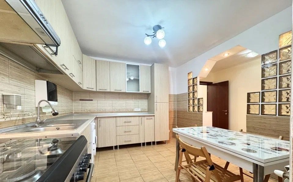 Vanzare Apartament 3 camere  74 mp, bloc reabilitat, et 4/10 Șoseaua Alexandriei - Poză 1