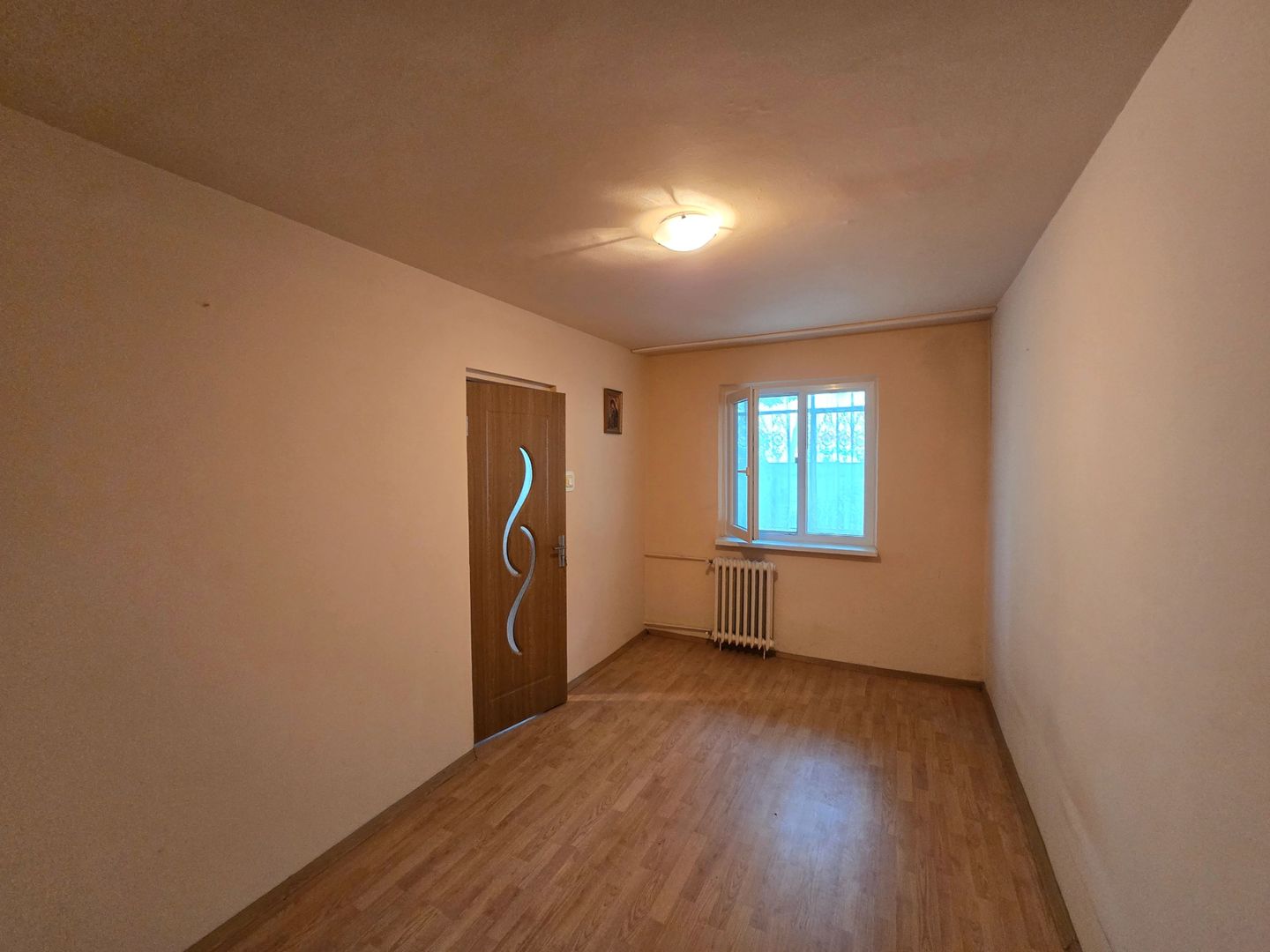 Apartament 2 camere, Zona Piata Dacia, Parter, Necesita renovare - Poză 1