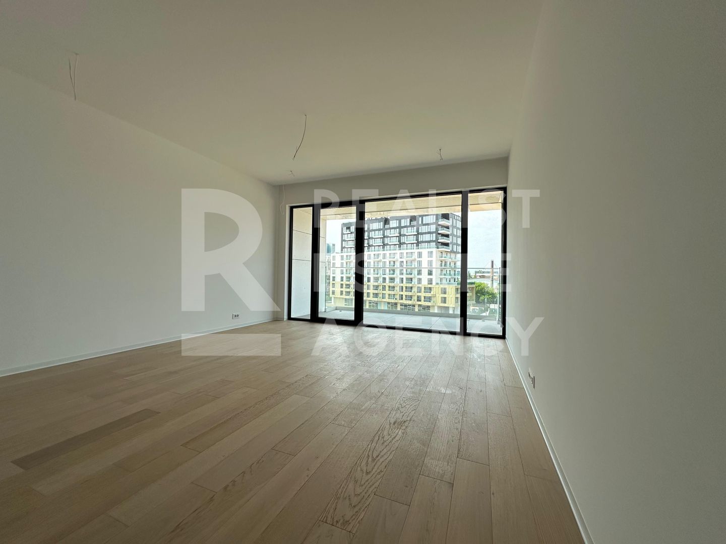 Apartament cu 2 camere - One Lake Club - Poză 3