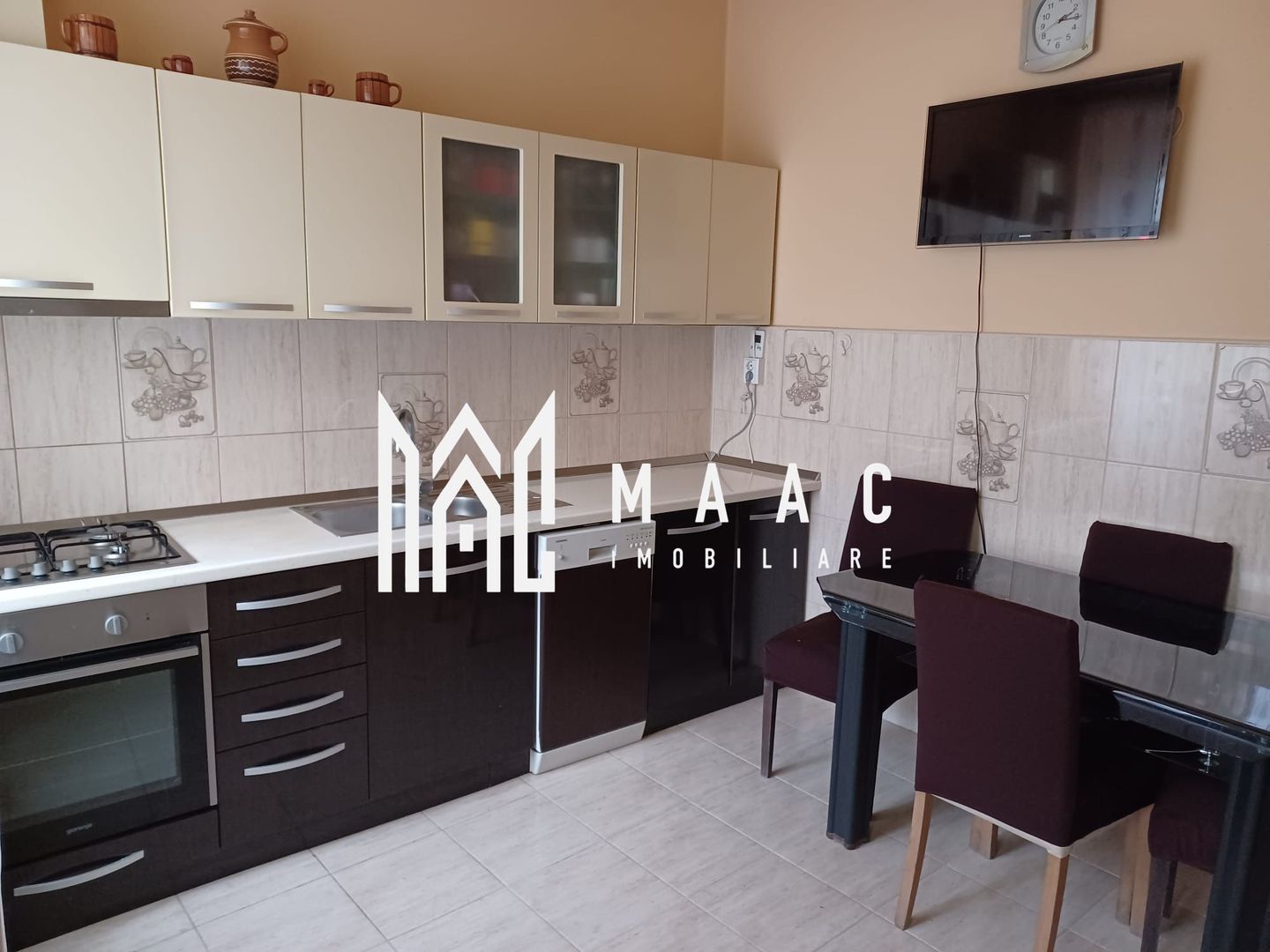 Apartament La Casa | 3 Camere | Orasul De Jos - Poză 2